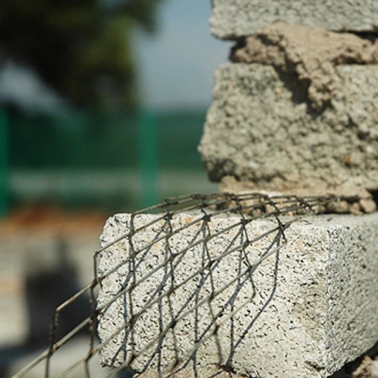 Galvanized G.I Expanded Metal Mesh 3" 75MM x 0.35MM (T) x 120' (L) - COIL Galvanized G.I Expanded Metal Mesh 3" 75MM x 0.35MM (T) x 120' (L) - COIL