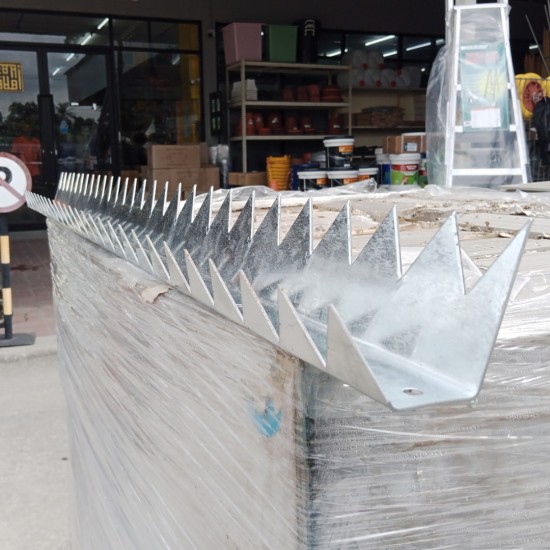 [Type 3] Home Store Galvanised Security Wall Fencing Spikes 1.25M (L) x 80MM (W) x 75MM (H) x 2MM (T)