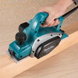 Makita M1902B Planer 82MM 580W Makita M1902B Planer 82MM 580W
