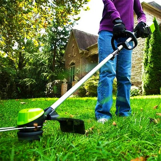 CN 'V-Force' Grass Trimmer Line Tali Mesin Rumput 2.4MM/ 3.0MM/ 3.2MM Square/Triangle x 1KG (Random Color) CN 'V-Force' Grass Trimmer Line Tali Mesin Rumput 2.4MM/ 3.0MM/ 3.2MM Square/Triangle x 1KG (Random Color)