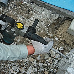 Makita HM0810TA Demolition Hammer 17MM (11/16'') 900W